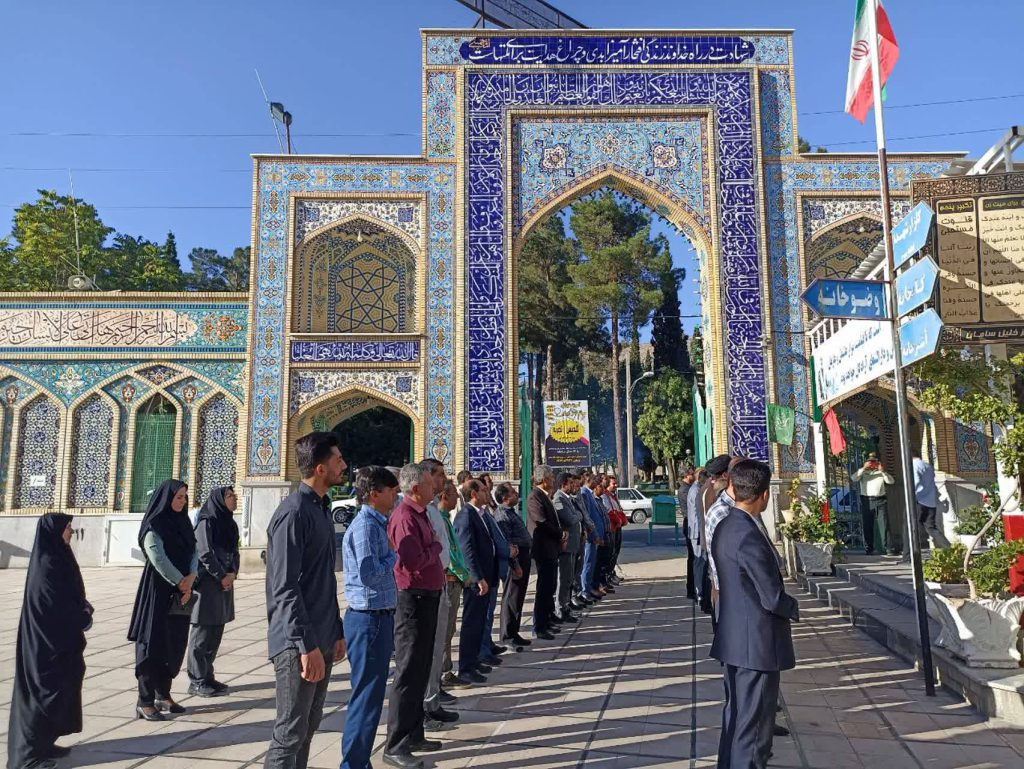 گلباران قبور شهدا در آغاز هفته مبارزه با مواد مخدر شهرستان استهبان