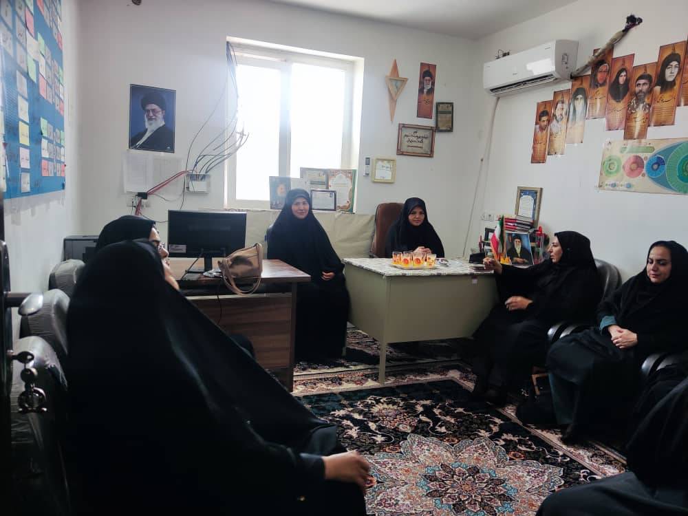 قیروکارزین/دیدار با فرمانده و پرسنل پایگاه خواهران الزهراء به مناسبت سالروز تاسیس سپاه